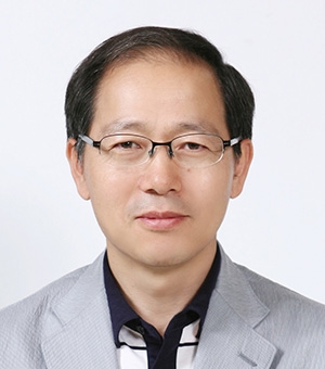 공영윤